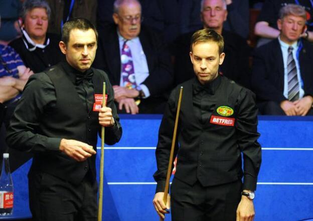 却背后暴露 却背后暴露