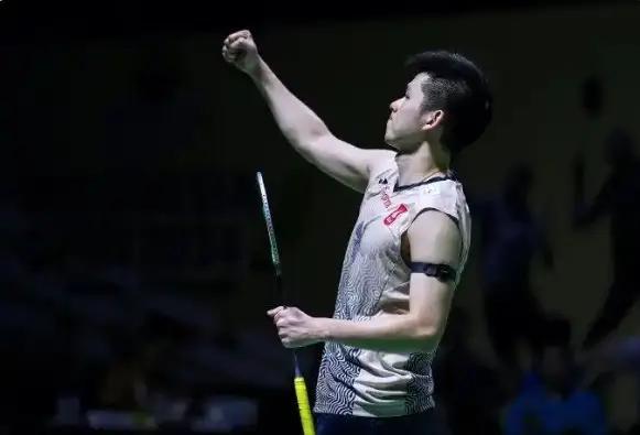 从门将起脚 从门将起脚